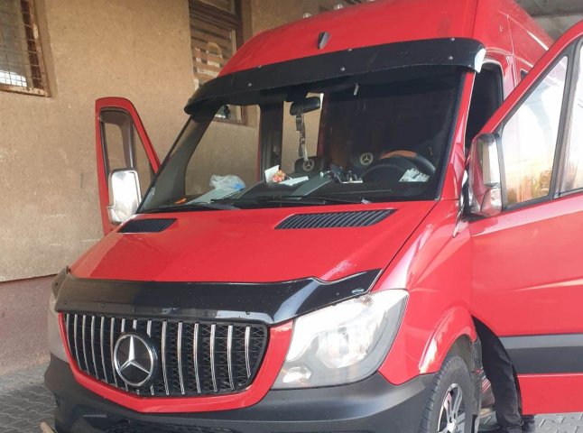 Виявили у бусику після того, як відкрили його: стало відомо про випадок на Закарпатті Виявили у бусику після того, як відкрили його: стало відомо про випадок на Закарпатті
