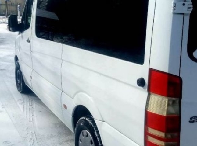 Мікроавтобус потрапив у ДТП: постраждали пасажири