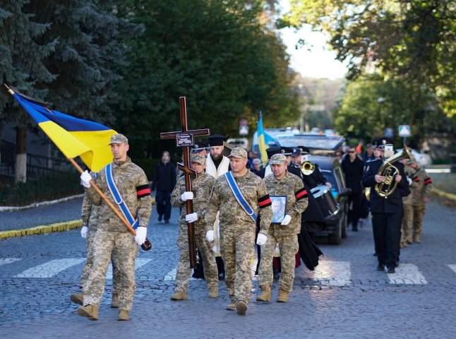 Закарпаття попрощалось із військовим, який загинув у Авдіївці