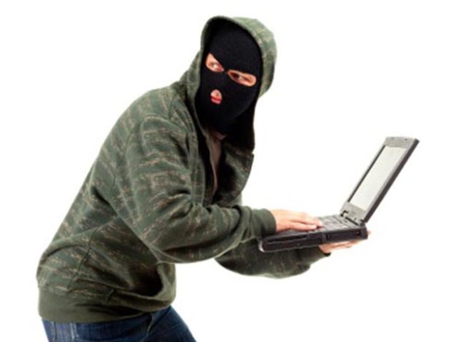 У Мукачеві крадій скористався можливістю і вкрав ноутбук
