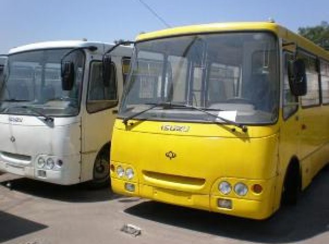 З Мукачівськими перевізниками проведено нараду у зв’язку із зіткненням локомотиву з пасажирським автобусом