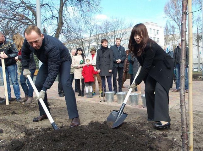 Ужгород та Мукачево потрапили до списку міст України, де японці цьогоріч планують посадити сакури