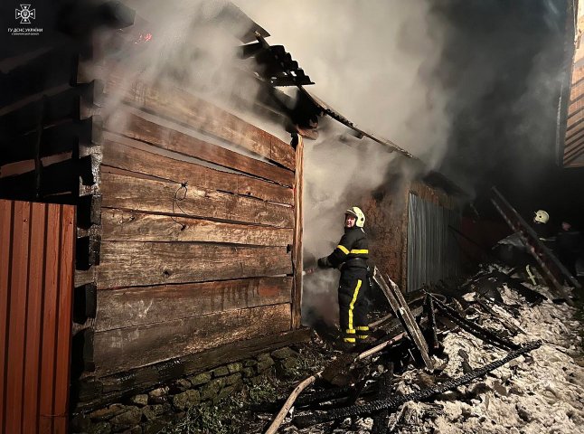 Пожежа на Хустщині могла зруйнувати два будинки