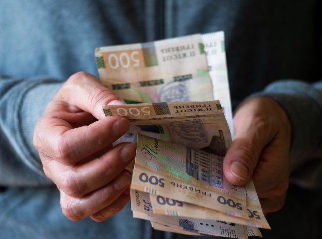 Виплати надійдуть після 15 листопада: хто впродовж 2 тижнів отримає 5000 гривень