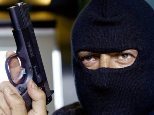 Збройний напад на бізнесмена в Солотвині: зловмисники вкрали 75 тисяч євро та автомобіль