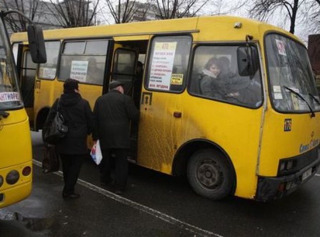 Офіційно: з 1 березня проїзд в ужгородських маршрутках коштуватиме 2 гривні 30 копійок