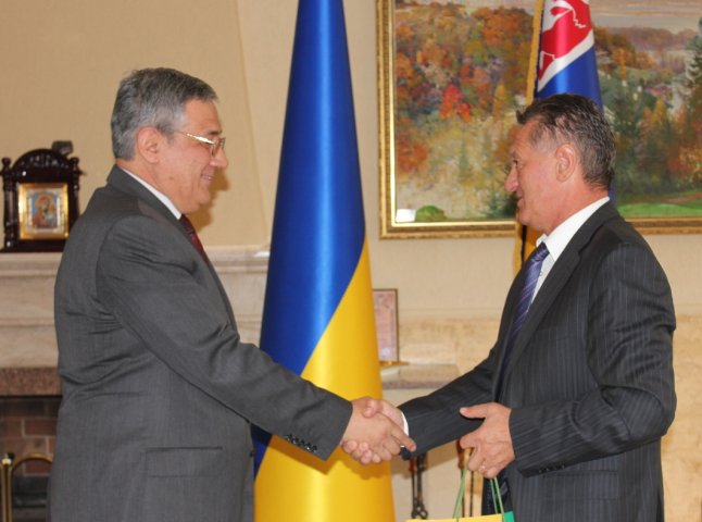 Закарпаття відвідав посол Таджикістану