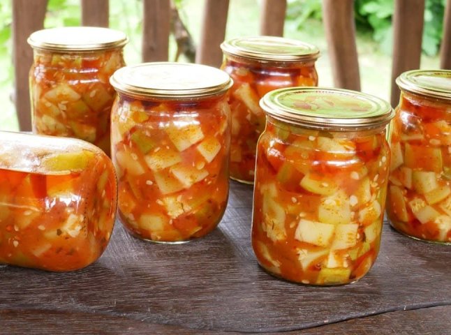 Закуска з кабачків на зиму: рецепт із соусом сацебелі Закуска з кабачків на зиму: рецепт із соусом сацебелі