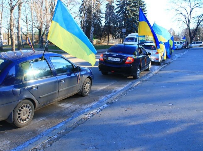 Автомайданівці з Мукачева та Ужгорода стерегли на дорогах області закарпатський "Беркут"