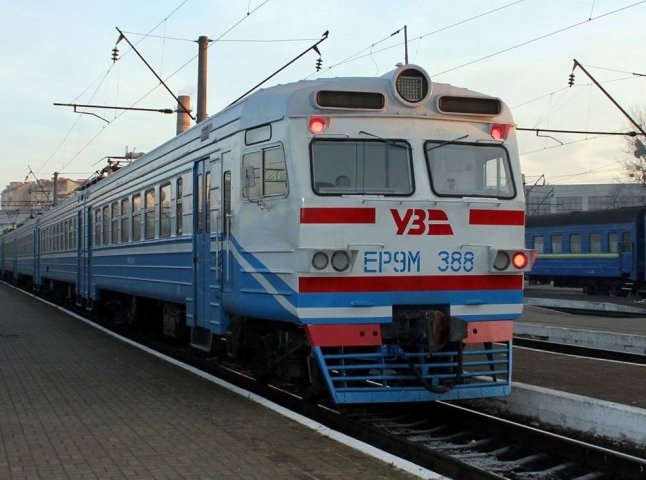 Укрзалізниця скасувала десятки рейсів на новорічні свята
