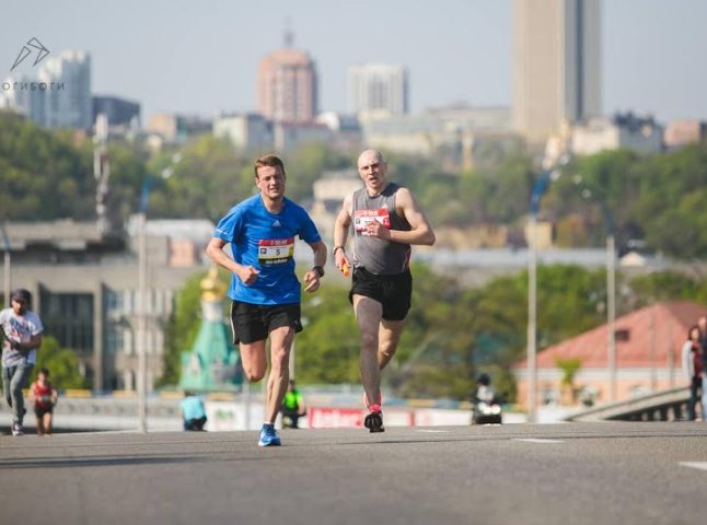 Мукачівець на київському напівмарафоні показав восьмий результат із майже 2 тисяч учасників