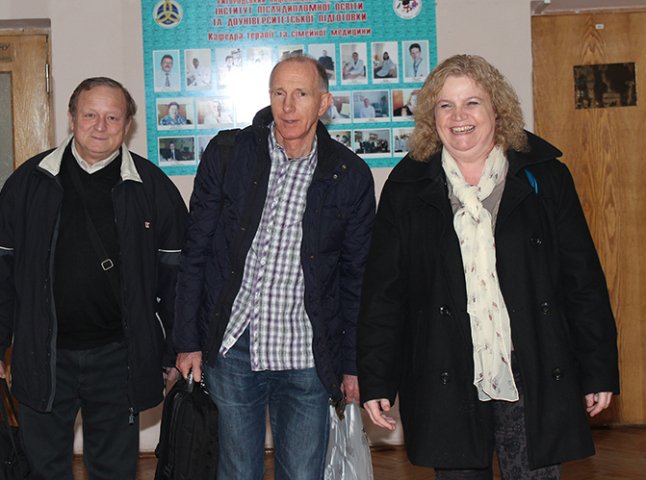 Фахівці із Великобританії приїхали до Ужгорода навчати закарпатських медиків (ВІДЕО)