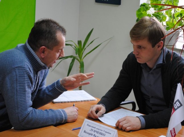 Головний опозиціонер Закарпаття Валерій Лунченко провів особистий прийом у Мукачеві (ФОТО)
