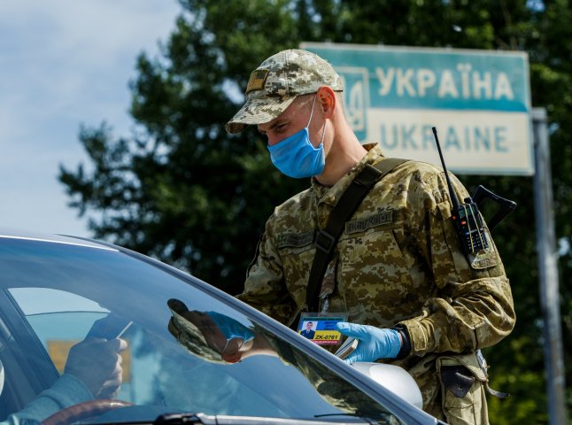 Держприкордонслужба України попередила про величезні черги на кордоні
