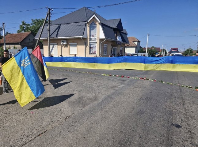 У Ракошині попрощались із полеглим Героєм