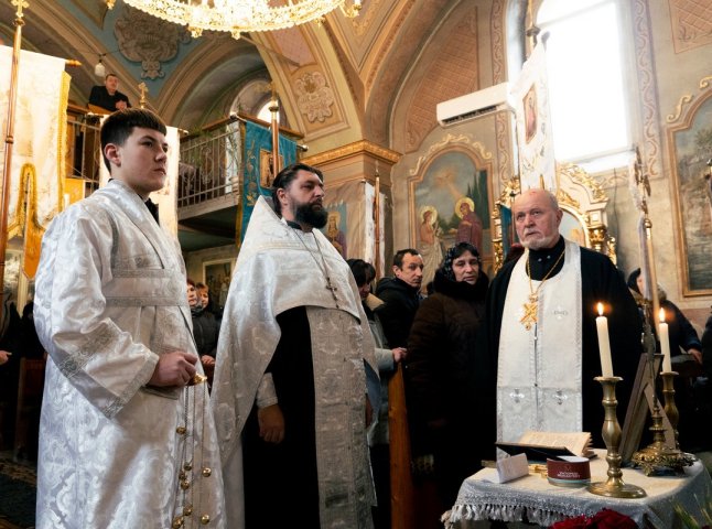 У Мукачівській ТГ провели в останню земну дорогу захисника