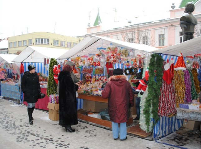 У Мукачеві запрацювала Різдвяна ярмарка (ФОТО)