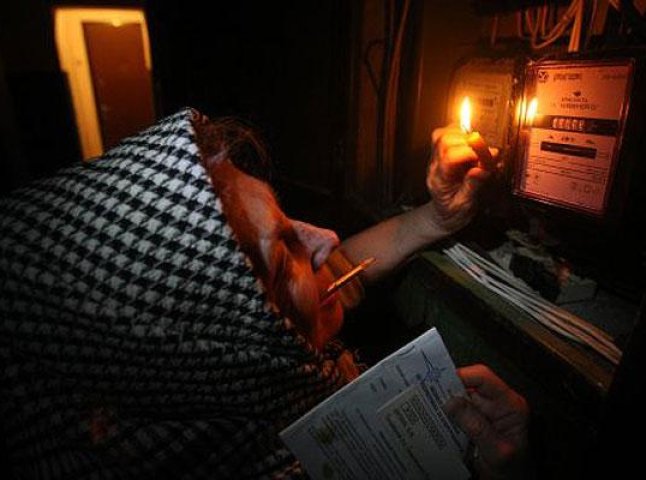 Мешканці одного із гуртожитків Ужгорода живуть вже тиждень без світла (ВІДЕО)