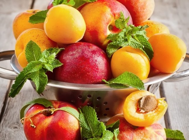 Через холодну весну недобір урожаю деяких фруктів може сягнути 70%