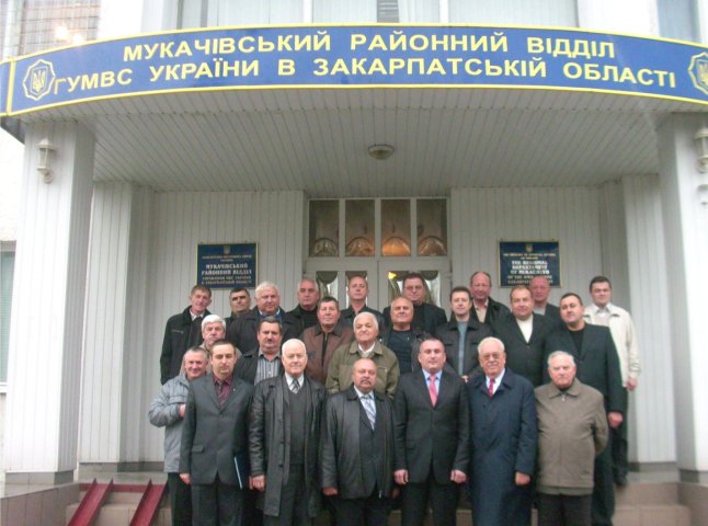 Ветерани Мукачівського району отримали привітання та нагороди з нагоди свята