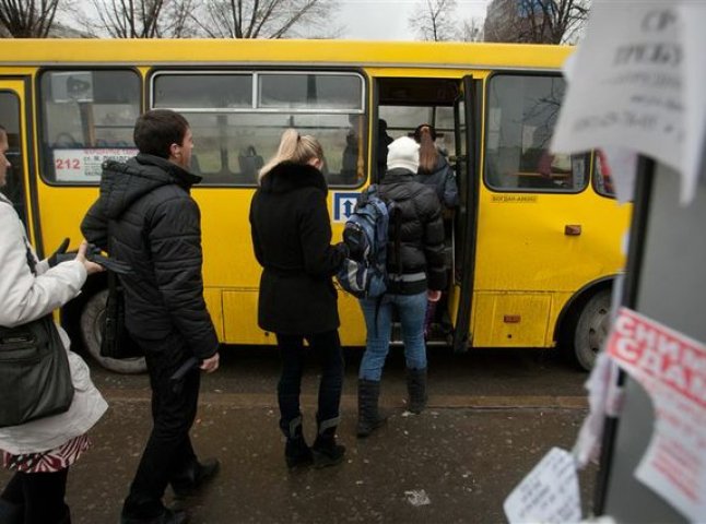 З 1 лютого проїзд в ужгородських маршрутках коштуватиме 2,30 грн.