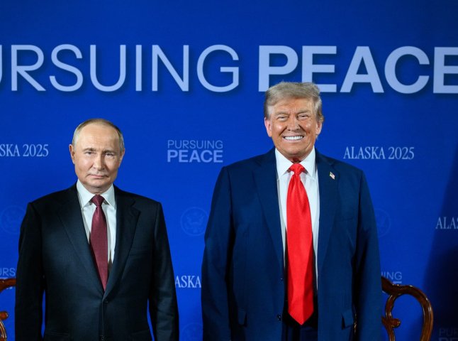 Важливі питання залишились невирішеними: чим закінчилась зустріч Трампа і путіна