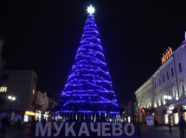 Новий рік та Різдво у Мукачеві: програма заходів