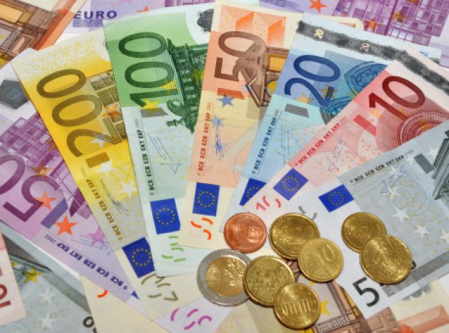 Закарпатка у Тернополі обмінювала фальшиві євро на гривні