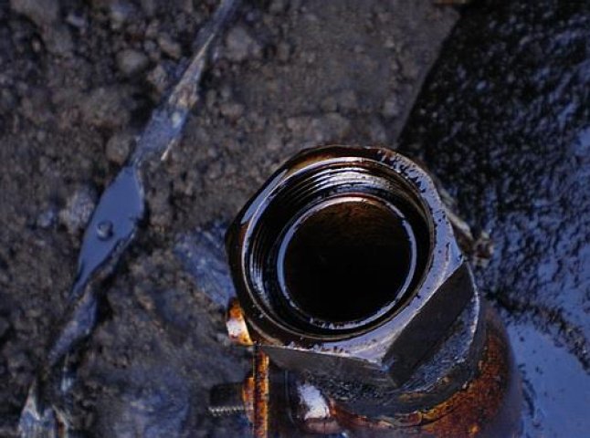 Правоохоронці виявили на Ужгородщині врізку у нафтопровід