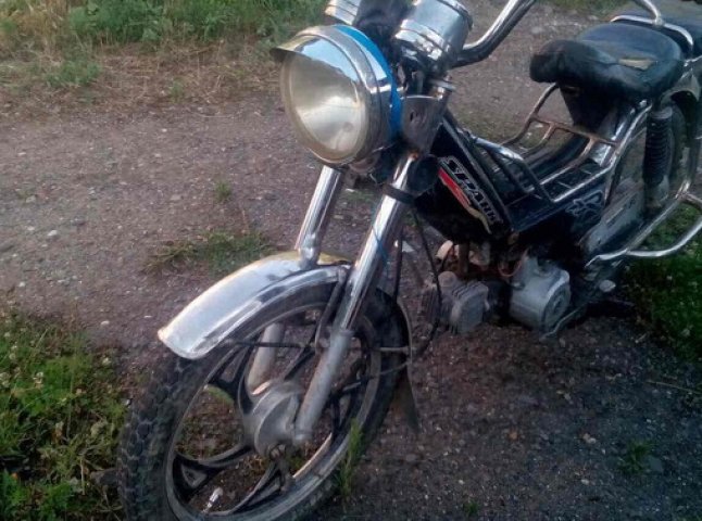 На Мукачівщині неповнолітній водій мотоцикла наїхав на пішохода