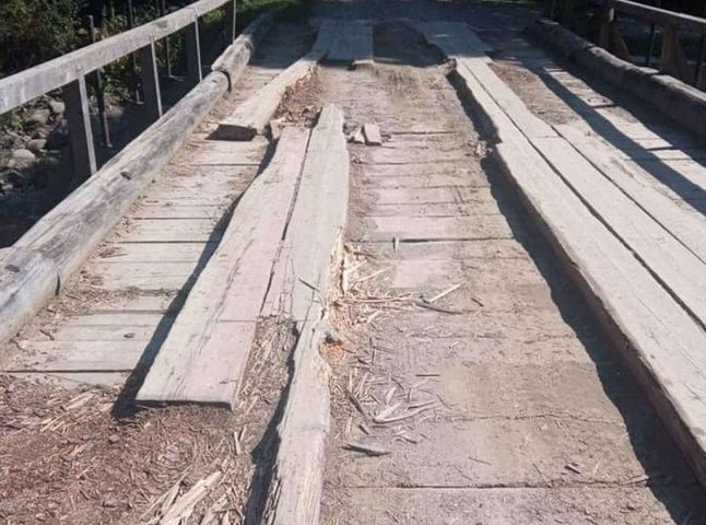 На Закарпатті відремонтують ще один аварійний міст