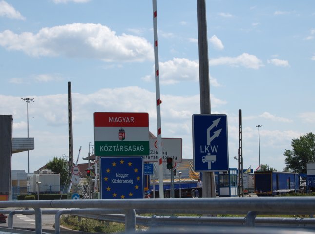 Безвізову 50-тикілометрову зону угорці хочуть розширити до 100-кілометрової