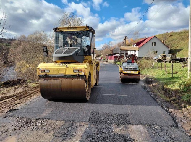 В області ремонтують одну з доріг місцевого значення