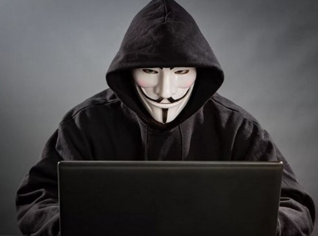 Відомі хакери Anonymous злили дані 120 тисяч російських солдатів, які воюють проти України