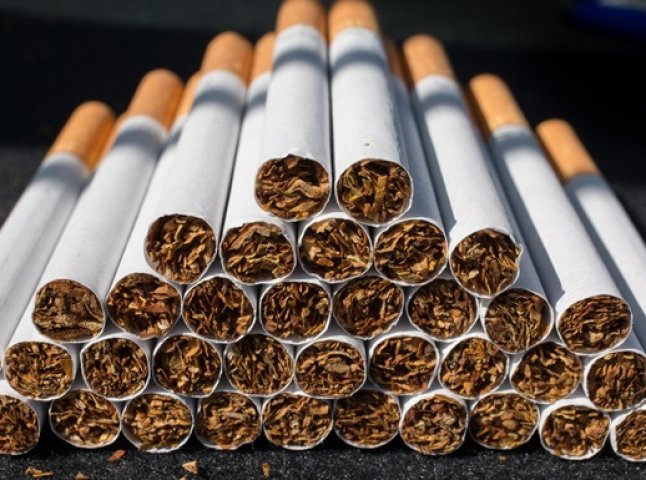 У Виноградові викрили склад із понад 83 тисячами блоків контрафактних цигарок