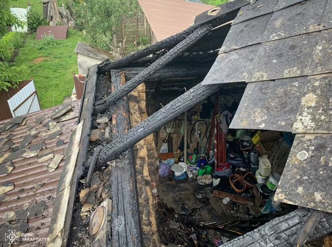 Вогонь наробив лиха в одному із сіл неподалік Ужгорода