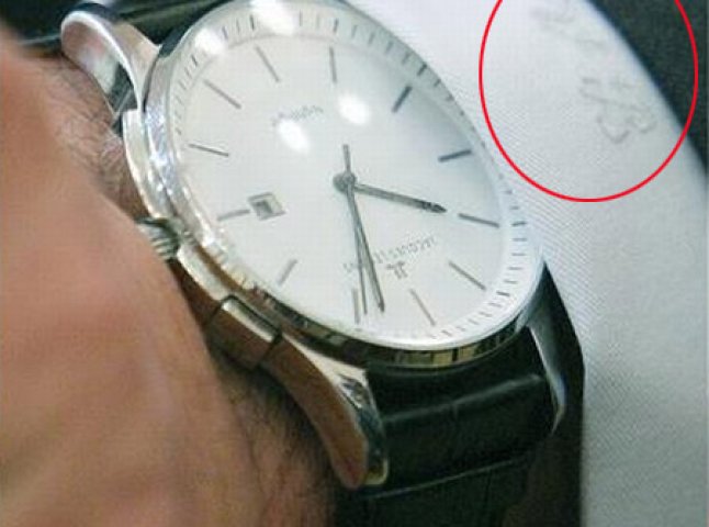 Іменні сорочки і годинник за 200$ – під кого косить Балога?
