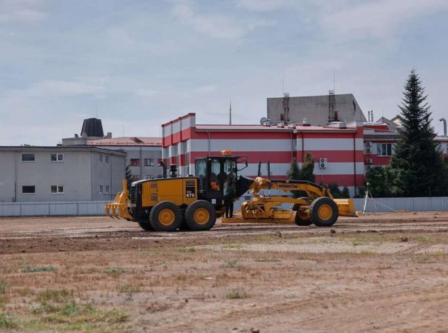 Територію ужгородського стадіону «Авангард» реконструюють