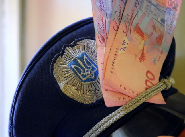 Міліціонери відмовились брати 4 тисячі гривень хабара за приховування злочину