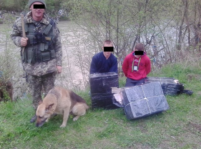 У Діловому прикордонники затримали двох контрабандистів, які перетинали румунський кордон