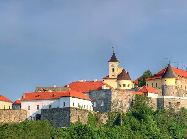 Мукачівська міська рада передала замок "Паланок" в оперативне управління музею
