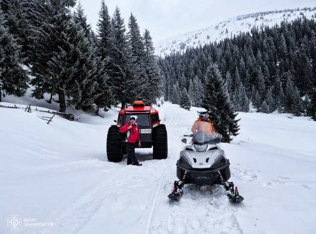 На Закарпатті допомогли туристам, які замерзали в горах