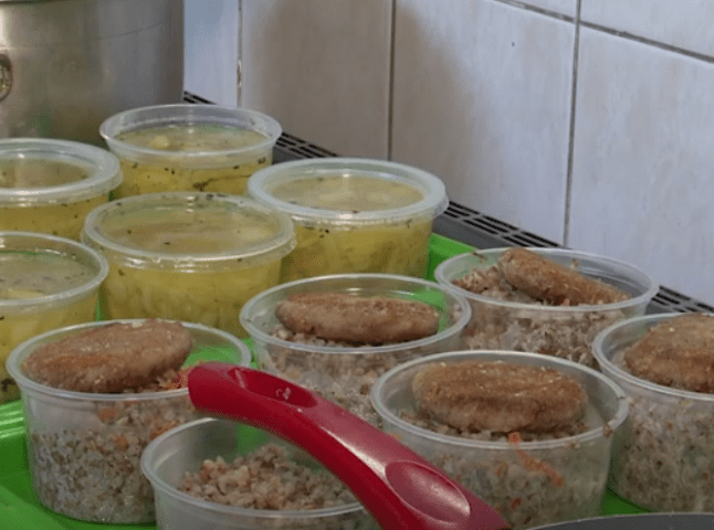 "Кухня для бідних": у Мукачеві допомагають тим, хто цього потребує