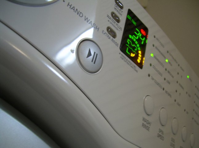 В Хусті через замикання електропроводки загорілась пральна машина