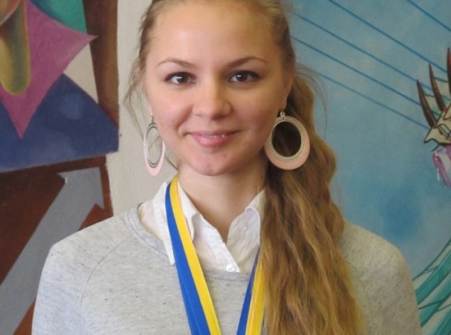 Закарпатка Ольга Павляк виборола право представляти Україну на чемпіонатах Європи та світу із шашок