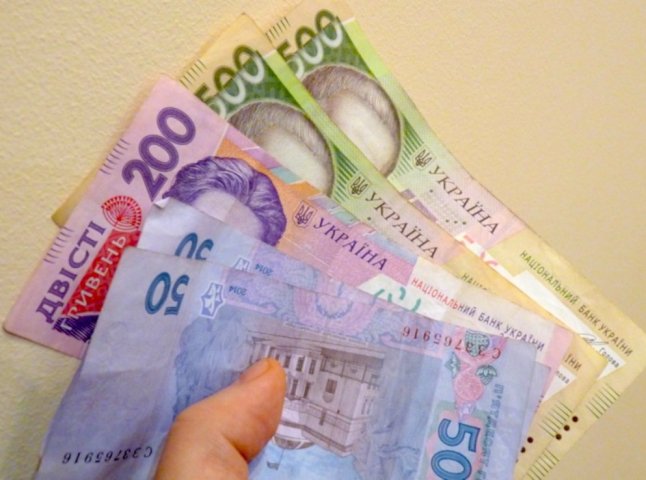 Українці можуть залишитись без грошей: громадян попередили про нову аферу