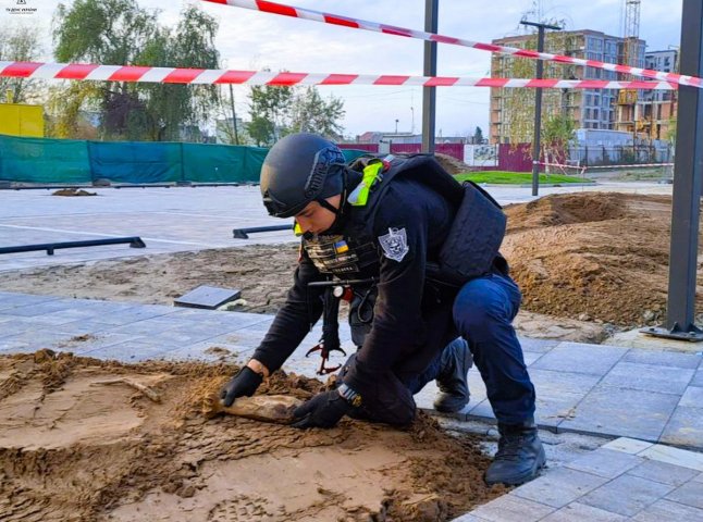Під час будівельних робіт в Ужгороді виявили небезпечну знахідку