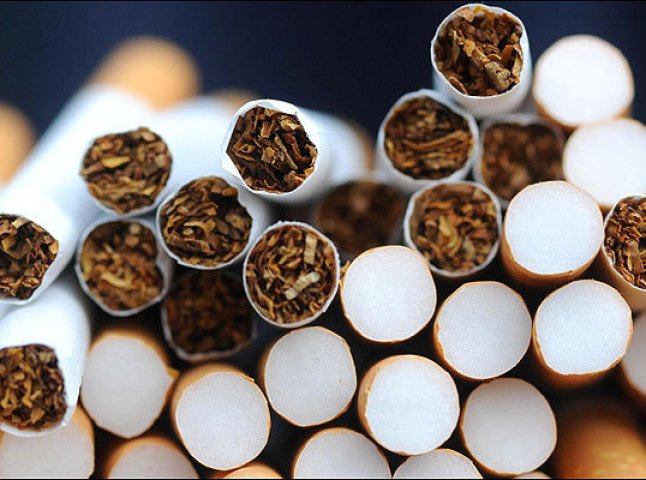 У мукачівця виявили 12 тисяч пачок сигарет вартістю 150 тисяч грн