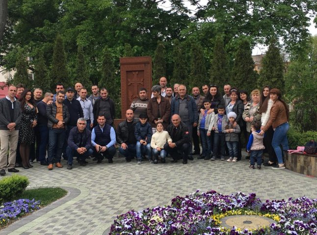 Вірмени Закарпаття спростували причетність Богдана Андріїва до встановлення пам’ятного хреста-каменя "Хачкар"