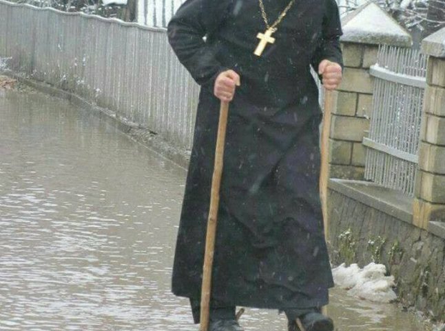 У Міжгір’ї знайшли священика, який "ходить по воді"